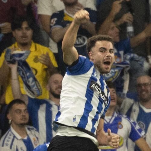 Un cabezazo de Marcos Fernández salva un punto de milagro para el Espanyol