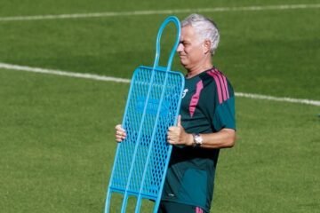 Vuelve el Mourinho de los porqués: “¿Por qué no se repitió el penalti ante el Betis?”