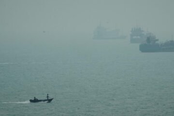 EE.UU. destruye cinco petroleros iraníes en respuesta al ataque contra un buque de guerra