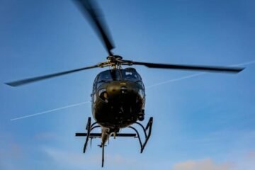 Un buque de guerra ruso dispara dos bengalas contra un helicóptero danés en el Báltico