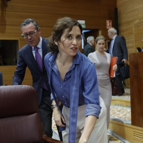 Ayuso carga contra el médico denunciante del “bulo del culo” del Ramón y Cajal