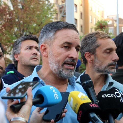 Abascal aparca en Catalunya el discurso ‘antiprocés’ y se centra en la inmigración