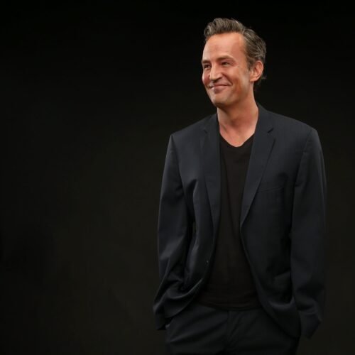 Netflix estrenará una docuserie sobre la vida de Matthew Perry coincidiendo con el aniversario de su muerte