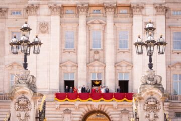 Lo que el palacio de Buckingham guardaba entre sus muros: los objetos que se han recuperado en las obras de remodelación