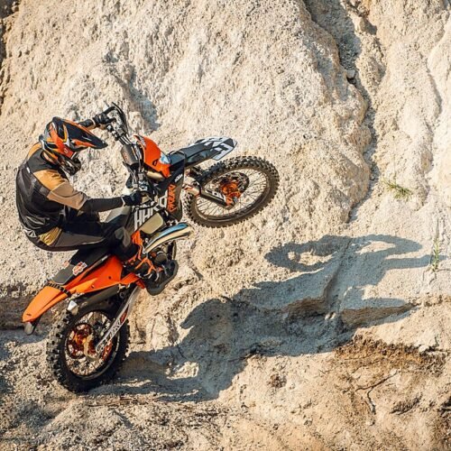 KTM 300 EXC Hardenduro 2027: La más extrema de la gama enduro