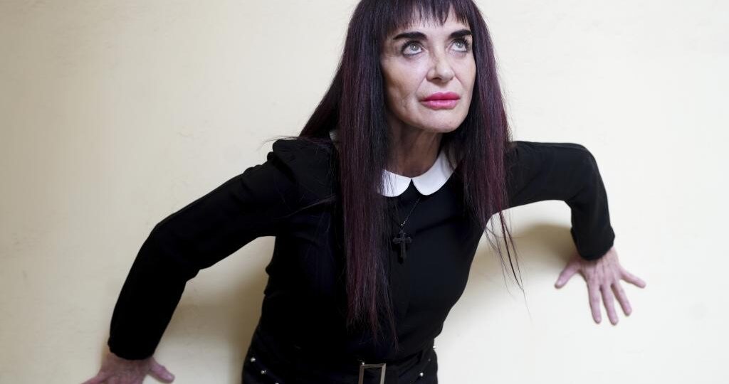 Ana Curra: «¿Ser un icono? Es un lugar donde me sitúan otros, pero no me incomoda»