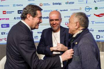 Los empresarios se rebelan contra la subida del salario mínimo del 7% que exigen los sindicatos: «Es electoralista y una aberración»