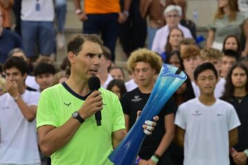 Nadal se exhibe en el décimo aniversario de su academia: las mejores imágenes de su regreso a las pistas