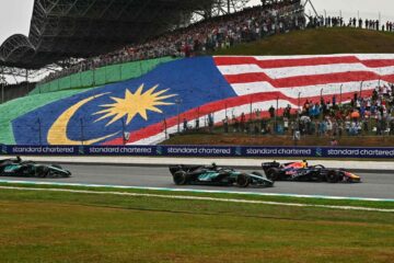 Soberbio triunfo de Verstappen en Sepang tras el esperpento; gran Alonso, 8.º