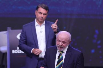 Flávio Bolsonaro imita la fórmula Trump en el primer debate en televisión con Lula