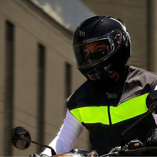 ¿Sabías que desde hoy es obligatorio llevar chaleco reflectante en la moto?